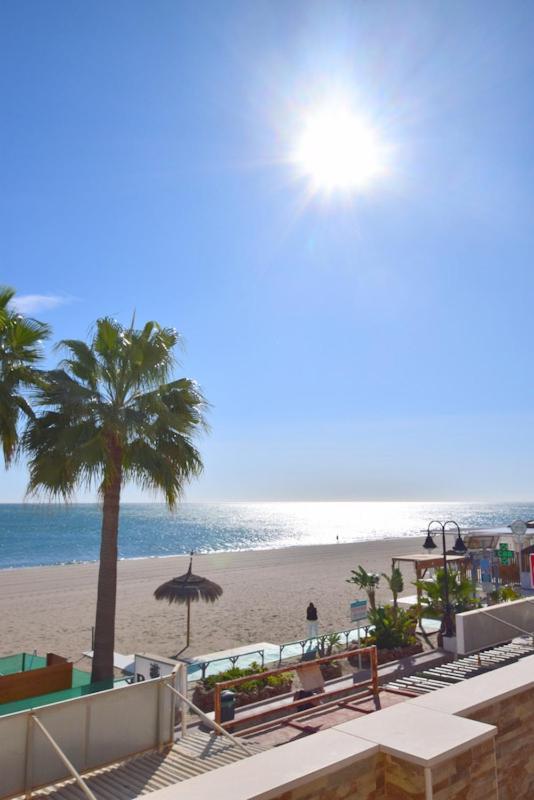 Carihuela 1ª Linea De Playa Apartment Torremolinos Exterior photo